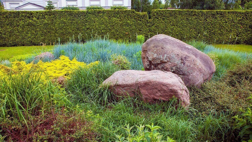 How to Remove Landscape Rock From Your Landscape